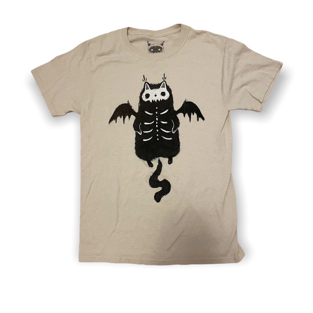 Hot Topic Stephanie Bayles Tan T-Shirt with Skull Creature on Front S